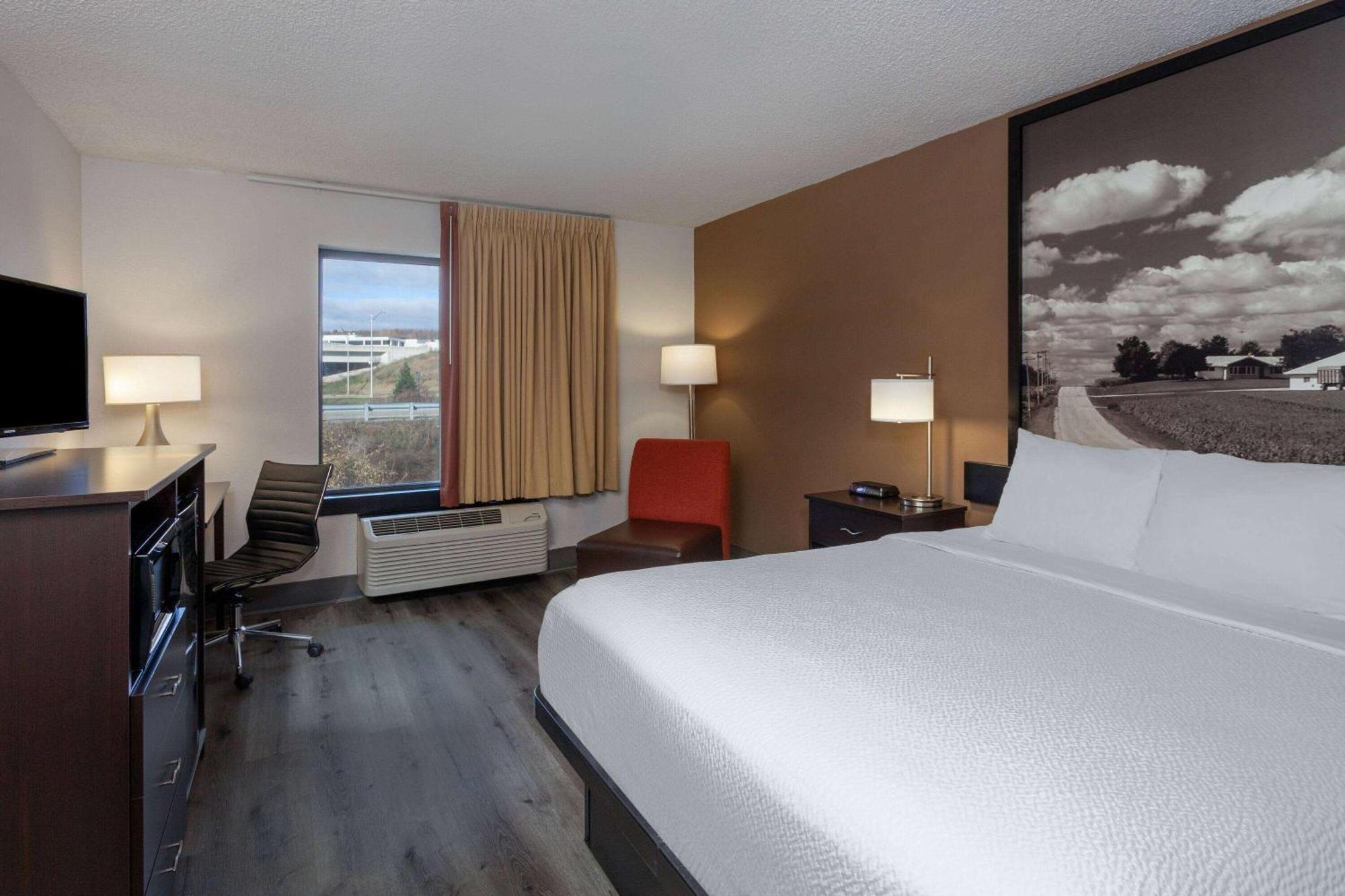 Super 8 by Wyndham Wausau Bagian luar foto