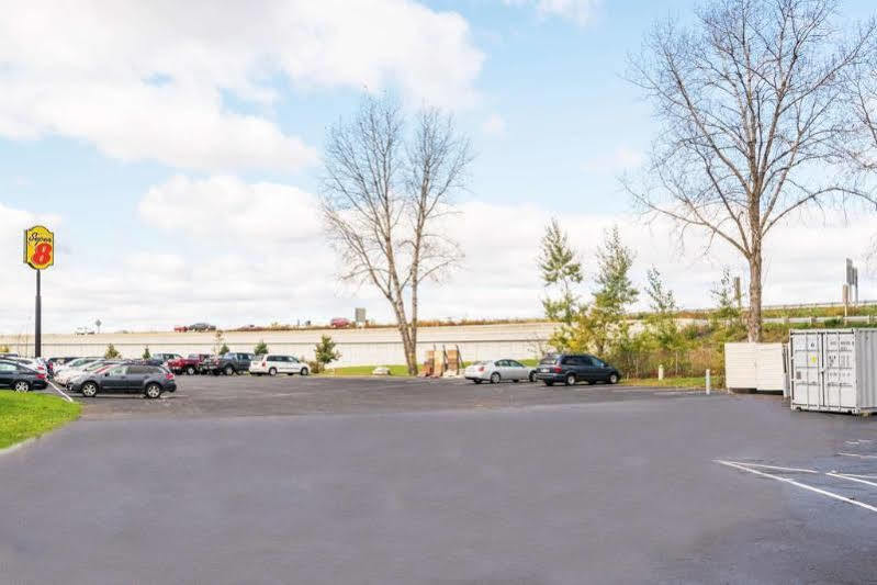Super 8 by Wyndham Wausau Bagian luar foto